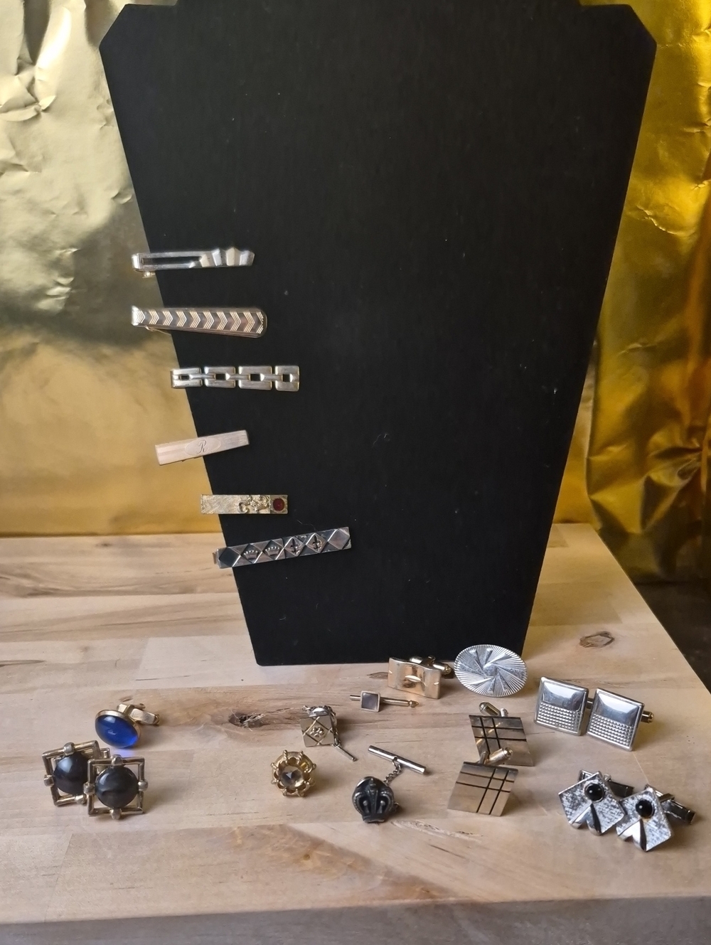 SWANK Gold and Silver Men's Cufflinks & Tie Bars Set